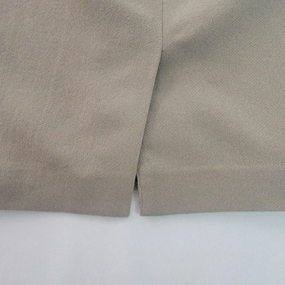 ZOOC Beige Wool pencil Skirt Size Medium 67-94 made in Korea‎ with mutton detail